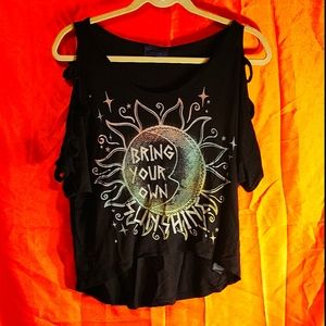 🌜🌞Moon & Sun Boho Cut out Sleeves Top🌞🌛